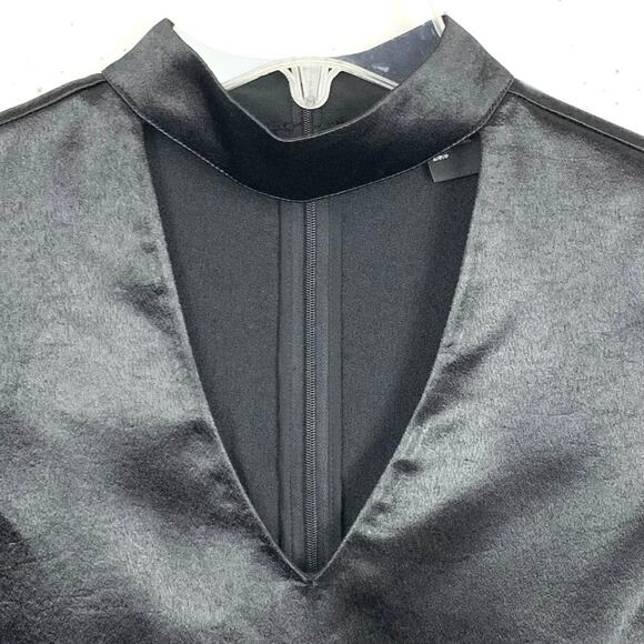 Armani Exchange Womens Bell Sleeve Keyhole V-Neck Blouse Black Poly Size Small - Picture 5 of 10